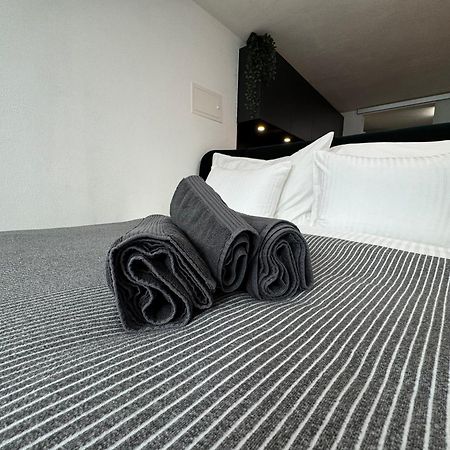 Appartement Au Rez-De-Chaussee En Vieille Ville De Порентруи Екстериор снимка